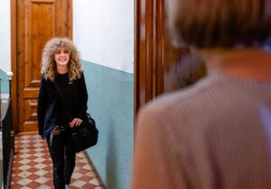 Montse Bonet Perruqueria i Estètica Vilafranca amb servei de delivery, arribem a casa teva